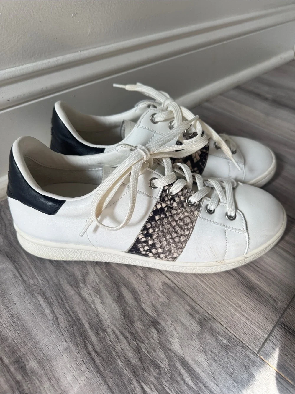 Sam Edelman White Sneakers Snake-Print Stripe leather 8 animal print active